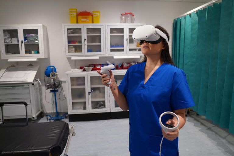 Nurse in VR clinical simulation